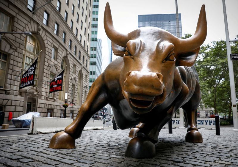 FILE PHOTO: The Charging Bull statue, also known as the Wall St. Bull, is seen in the financial district of New York City, U.S., August 18, 2018.  REUTERS/Brendan McDermid/File Photo