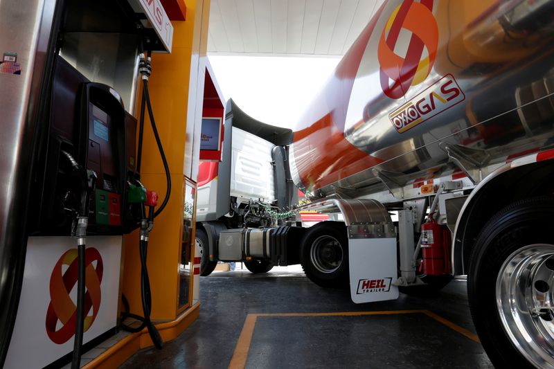 Oxxo Gas station is seen in San Pedro Garza Garcia, in Nuevo Leon state, Mexico, July 6, 2016. REUTERS/Daniel Becerril