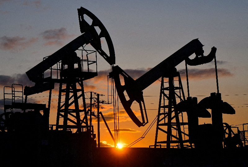 FILE PHOTO: A view shows oil pump jacks outside Almetyevsk in the Republic of Tatarstan, Russia June 4, 2023. REUTERS/Alexander Manzyuk/File Photo