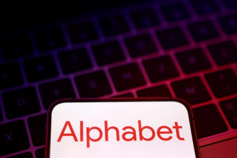 FILE PHOTO: Alphabet logo is seen in this illustration taken September 18, 2025. REUTERS/Dado Ruvic/Illustration/File Photo