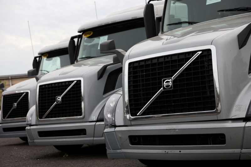 FILE PHOTO: Volvo trucks are seen for sale in Linden, New Jersey, U.S., May 23, 2022. REUTERS/Andrew Kelly/File Photo