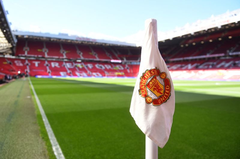 FILE PHOTO: Soccer Football - Premier League - Manchester United v Manchester City - Old Trafford, Manchester, Britain - April 6, 2025  General view of a corner flag with the Manchester United emblem before the match REUTERS/Peter Powell/ File Photo