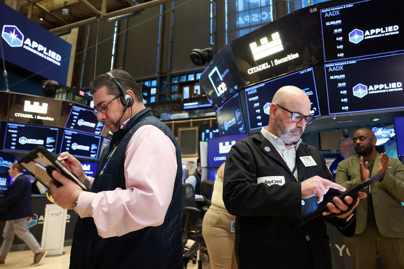 Traders work on the floor at the New York Stock Exchange (NYSE) in New York City, U.S., June 3, 2026.  REUTERS/Brendan McDermid