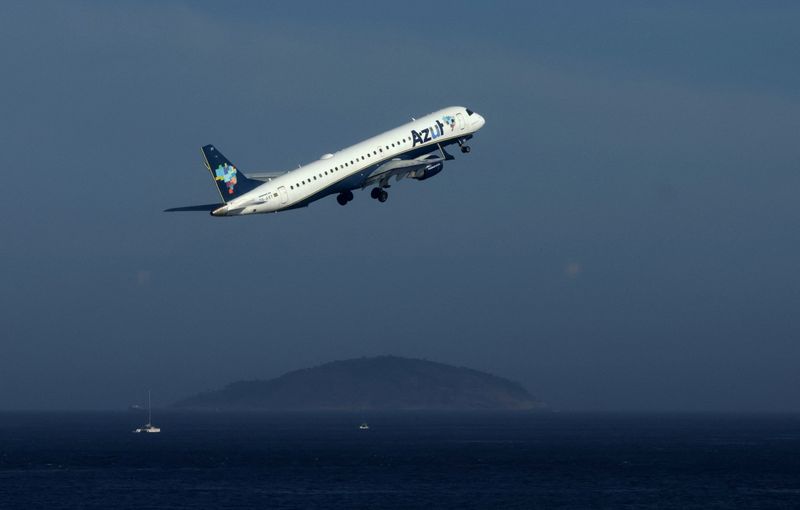 An Azul airlines plane takes off from Santos Dumont Airport in Rio de Janeiro, Brazil, January 17, 2025. REUTERS/Ricardo Moraes