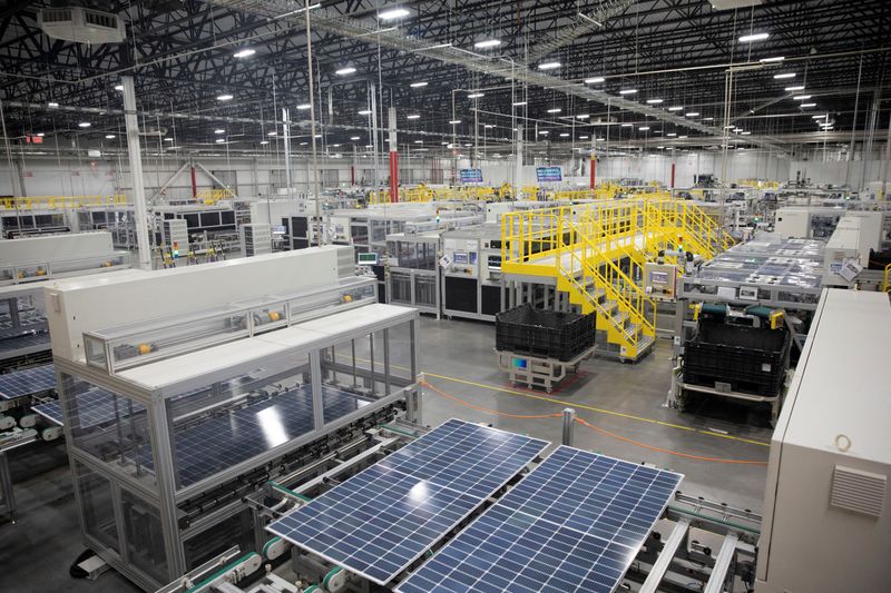 FILE PHOTO: Solar panels are assembled at the Qcells North America factory in Cartersville, Georgia, U.S. June 8, 2026. REUTERS/Alyssa Pointer/File Photo