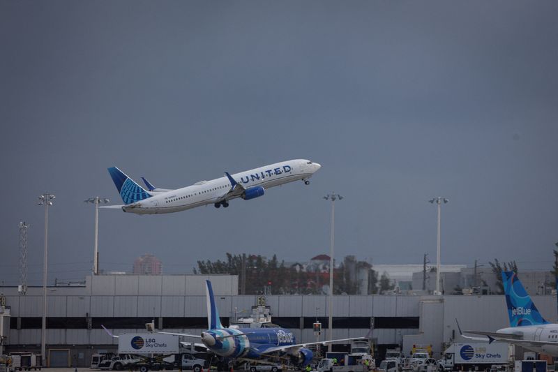 FILE PHOTO: A United Airlines airplane departs from Fort Lauderdale - Hollywood International Airport, in Fort Lauderdale, Florida, U.S., April 23, 2026. REUTERS/Marco Bello/ File Photo