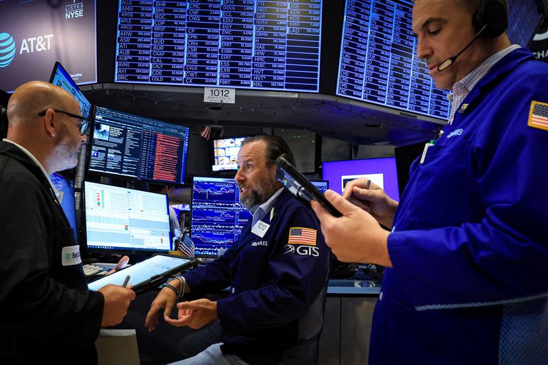 Traders work on the floor at the New York Stock Exchange (NYSE) in New York City, U.S., July 16, 2026.  REUTERS/Brendan McDermid
