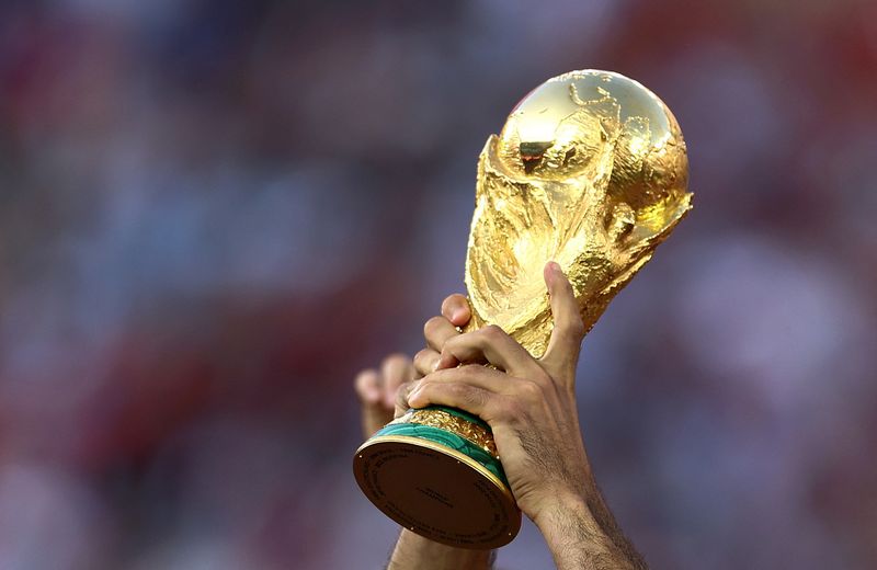 Soccer Football - FIFA World Cup 2026 - Final - Spain v Argentina - New York/New Jersey Stadium, East Rutherford, New Jersey, U.S. - July 19, 2026 Spain players lift the World Cup trophy as they celebrate winning the World Cup REUTERS/Lee Smith