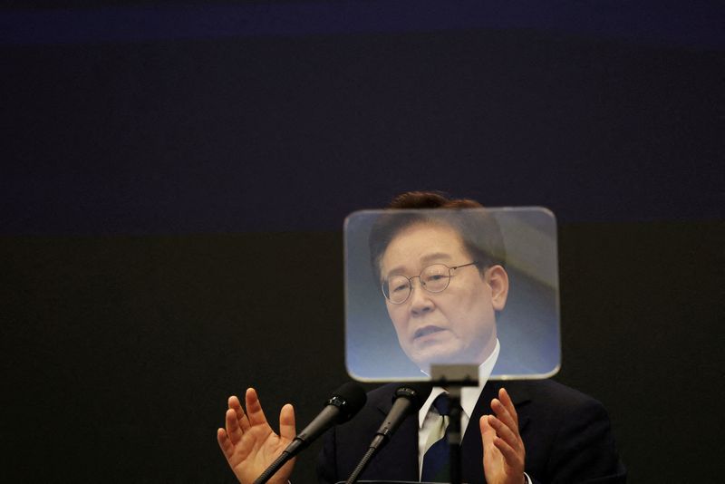 FILE PHOTO: South Korean President Lee Jae Myung delivers his speech during a public briefing on the development vision for advanced industry in South Korea's southwestern region, in Gwangju, South Korea, June 30, 2026. REUTERS/Kim Hong-Ji/File Photo