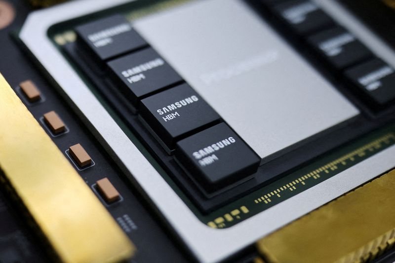 FILE PHOTO: FILE PHOTO: Samsung Electronics HBM4, a sixth-generation high-bandwidth memory solution for AI and HPC applications, on display during the 2025 Korea Tech Festival in Seoul, South Korea, December 4, 2025.   REUTERS/Kim Hong-Ji/File Photo/File Photo