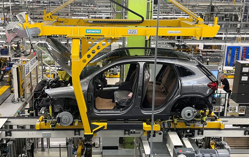 A general view of a production line of German car manufacturer Mercedes-Benz at a factory, in Rastatt, Germany, June 4, 2025.  REUTERS/Christoph Steitz/File Photo