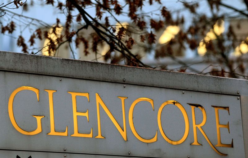 The logo of commodities trader Glencore is pictured in front of the company's headquarters in Baar, Switzerland, November 20, 2012.   REUTERS/Arnd Wiegmann/File Photo