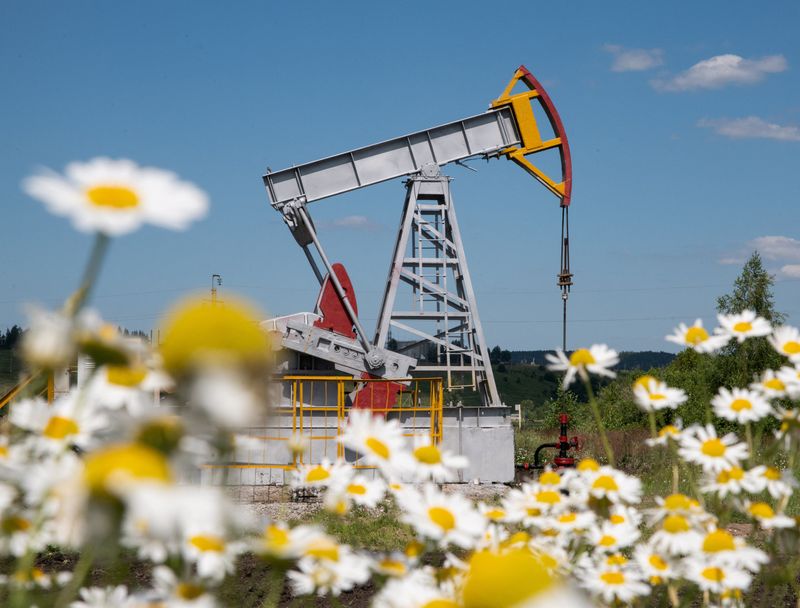 FILE PHOTO: A view shows an oil pump jack outside Almetyevsk, in the Republic of Tatarstan, Russia July 14, 2025. REUTERS/Stringer/File Photo