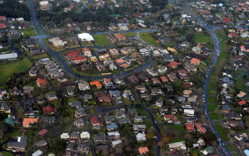 FILE PHOTO: A residential neighbourhood of Auckland, New Zealand, is seen from the air, July 8, 2017.  REUTERS/Jason Reed/File Photo