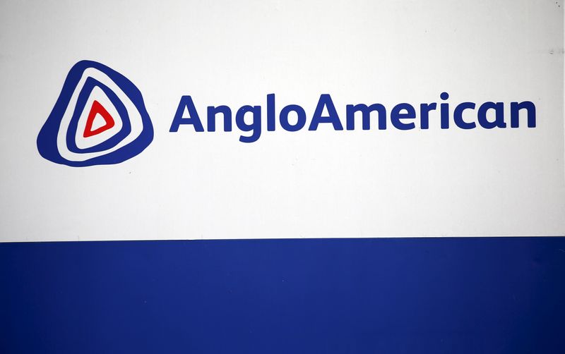The Anglo American logo is seen in Rusternburg October 5, 2015. Picture taken October 5, 2015.  REUTERS/Siphiwe Sibeko/File Photo