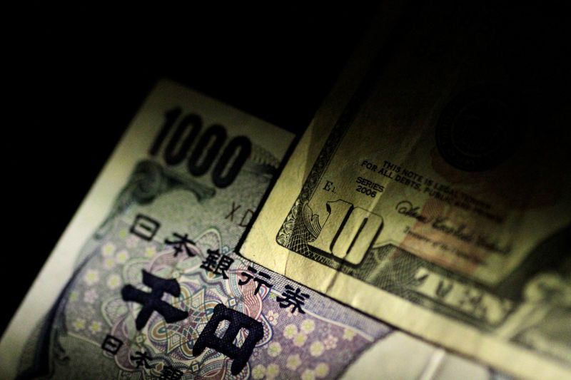 Japanese yen, euro slide against dollar on fiscal concerns