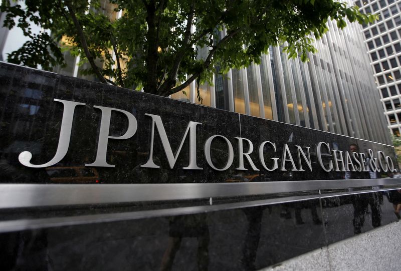 FILE PHOTO: FILE PHOTO: A view of the exterior of the JP Morgan Chase & Co. corporate headquarters in New York City May 20, 2015. REUTERS/Mike Segar/File Photo