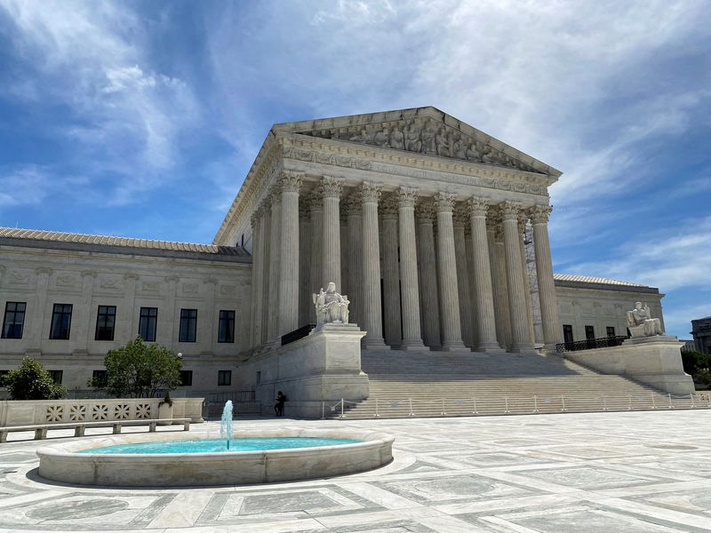 FILE PHOTO: A general view of the U.S. Supreme Court building in Washington, U.S., June 1, 2024. REUTERS/Will Dunham/File Photo