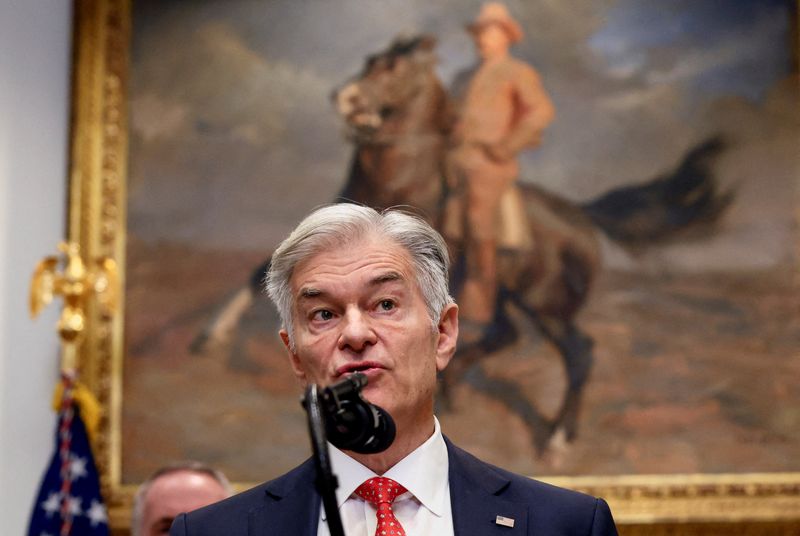 Administrator of the Centers for Medicare and Medicaid Services Mehmet Oz speaks during an event held by U.S. President Donald Trump to make an announcement about lowering the cost of drug prices, at the Roosevelt Room of the White House in Washington, D.C., U.S., December 19, 2025. REUTERS/Evelyn Hockstein