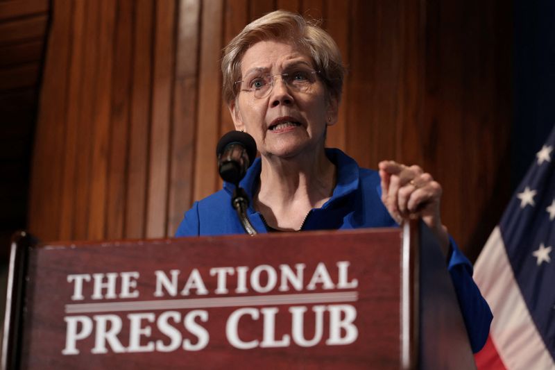 U.S. Senator Elizabeth Warren (D-MA) speaks about the future of the Democratic Party during a newsmaker event at the National Press Club in Washington, D.C., U.S., January 12, 2026. REUTERS/Jonathan Ernst