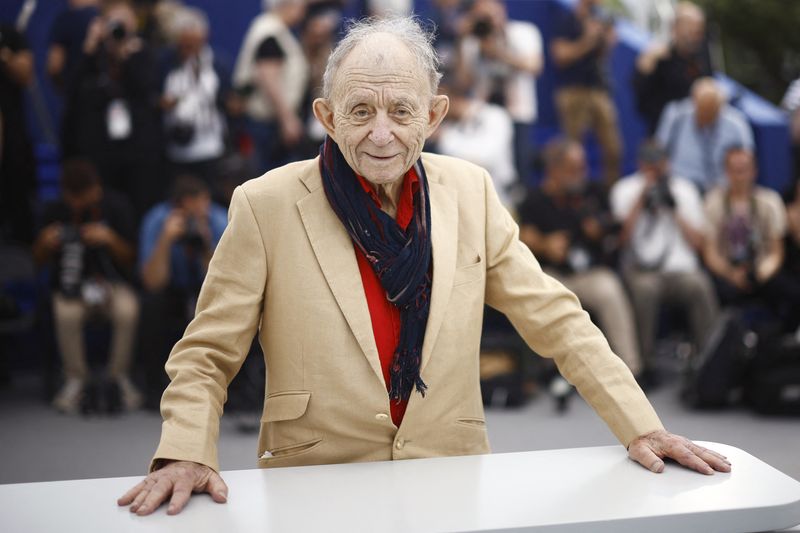 Director Frederick Wiseman poses during a photocall for the documentary film "Law and Order" presented as part of Cannes Classics at the 77th Cannes Film Festival in Cannes, France, May 16, 2024. REUTERS/Stephane Mahe