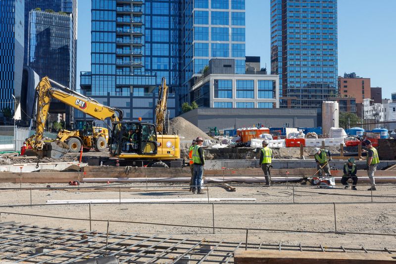 A construction crew works on the Manhattan Tunnel Project, which is part of the Hudson Tunnel Project, in New York City, U.S., October 1, 2025.  REUTERS/Kylie Cooper