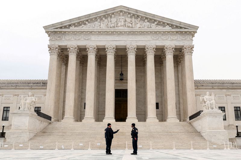 FILE PHOTO: The U.S. Supreme Court in Washington, D.C., U.S.,  February 25, 2026. REUTERS/Kevin Lamarque/File Photo