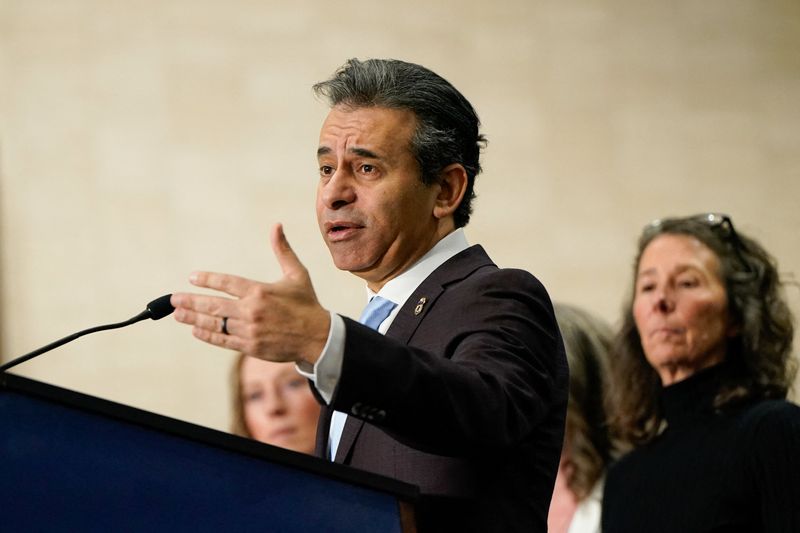 U.S. Food and Drug Administration Commissioner Marty Makary speaks during a press conference at the Department of Health and Human Services in Washington, D.C., U.S., November 10, 2025. REUTERS/Elizabeth Frantz