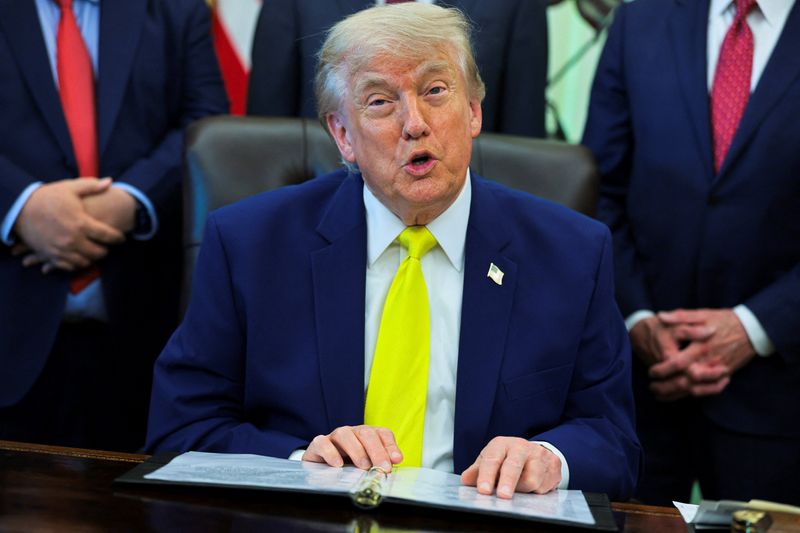 U.S. President Donald Trump delivers remarks to reporters about his administration's support for coal energy production, among other topics, in the Oval Office at the White House in Washington, D.C., U.S., June 4, 2026. REUTERS/Jonathan Ernst