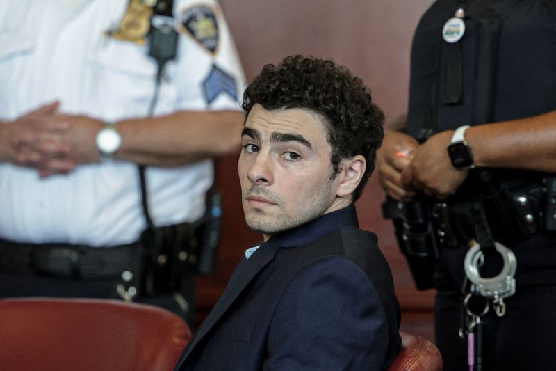 Luigi Mangione appears at an evidence suppression hearing at the Manhattan Supreme Court in New York City, U.S., May 18, 2026. REUTERS/Jeenah Moon/Pool