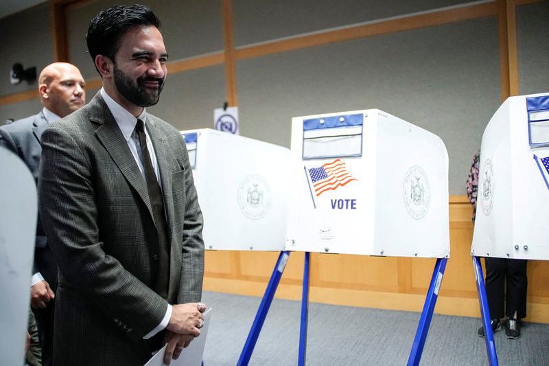 New York City Mayor Zohran Mamdani waits to cast his ballot during early voting for the New York primary election at the Metropolitan Museum of Art in New York City, U.S., June 20, 2026. REUTERS/Eduardo Munoz