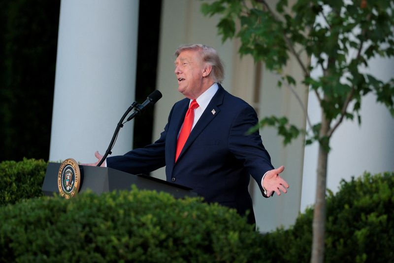 U.S. President Donald Trump speaks as he hosts a dinner with farmers in the Rose Garden of the White House in Washington, D.C., U.S., June 25, 2026. REUTERS/Evan Vucci