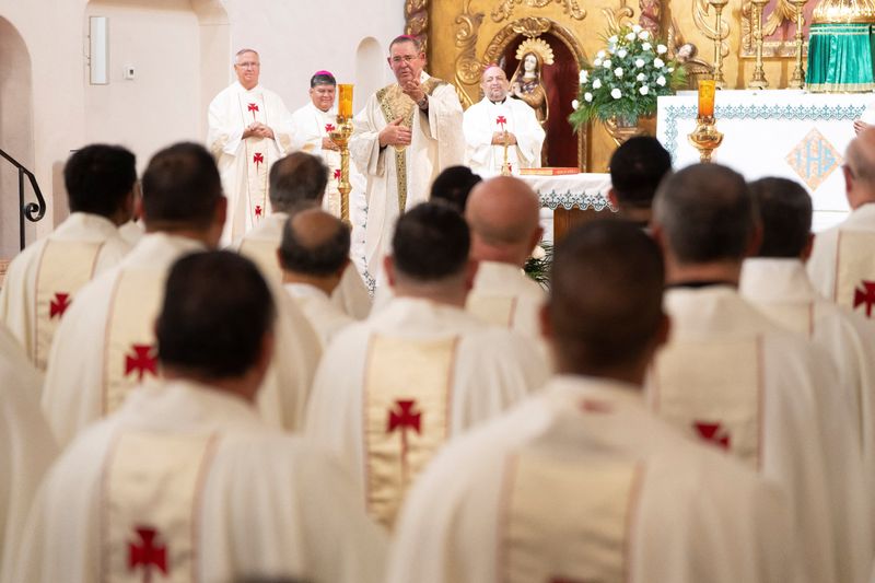 Bishop James Misko, of Tucson, leads mass during Border Mass 250 at Sacred Heart of Jesus Catholic Church in Nogales, Arizona, U.S. June 26, 2026.  REUTERS/Rebecca Noble