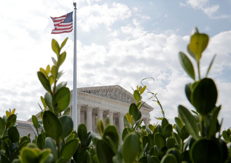 FILE PHOTO: The U.S. Supreme Court is seen in Washington, U.S., June 14, 2021. REUTERS/Carlos Barria/File Photo