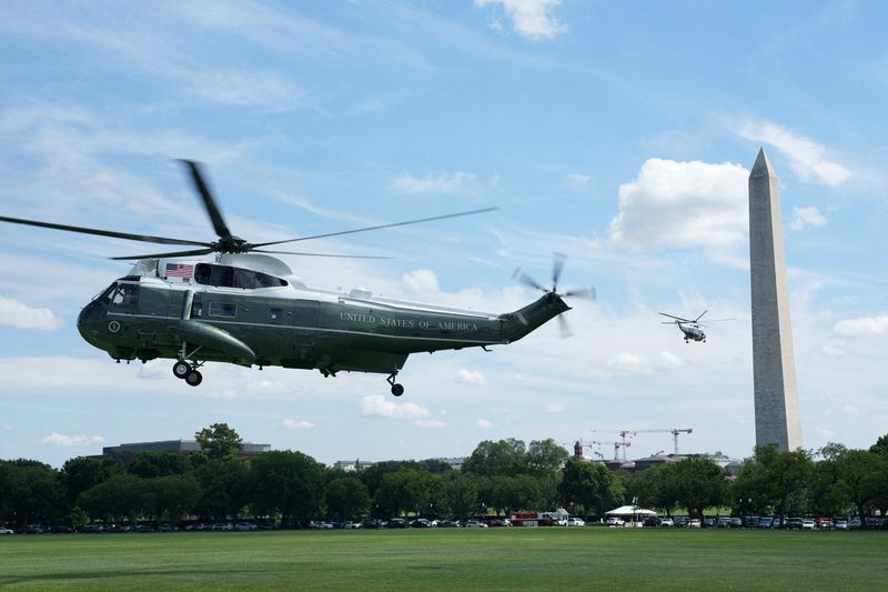 FILE PHOTO: Marine One carrying U.S. President Donald Trump departs from the White House in Washington, D.C., U.S., August 4, 2026. REUTERS/Eric Lee/File Photo