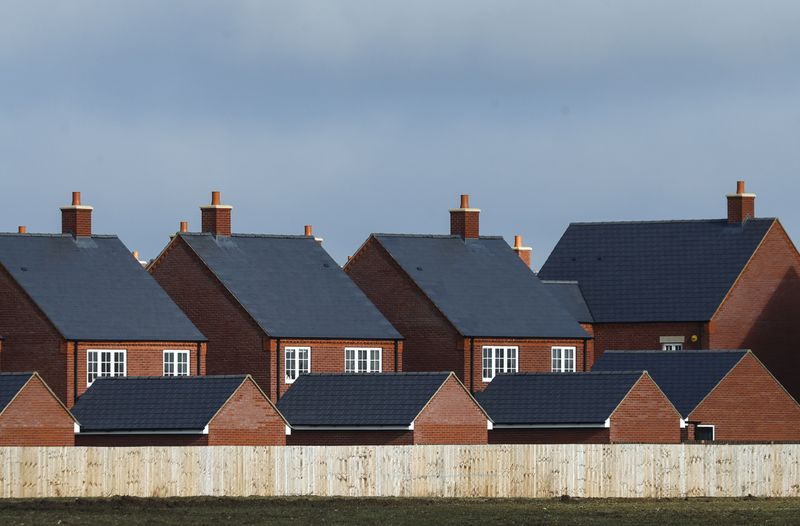 New residential homes are seen at a housing estate in Aylesbury, Britain, February 7, 2017.  REUTERS/Eddie Keogh/File Photo