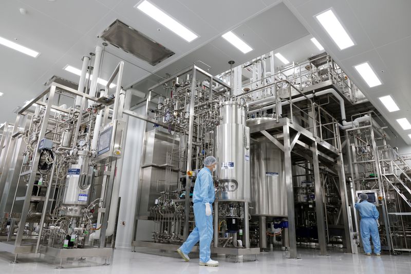FILE PHOTO: Employees work at a bio plant factory of Hanmi Pharm in Pyeongtaek, South Korea, July 1, 2021. Picture taken July 1, 2021.   REUTERS/Heo Ran/File photo