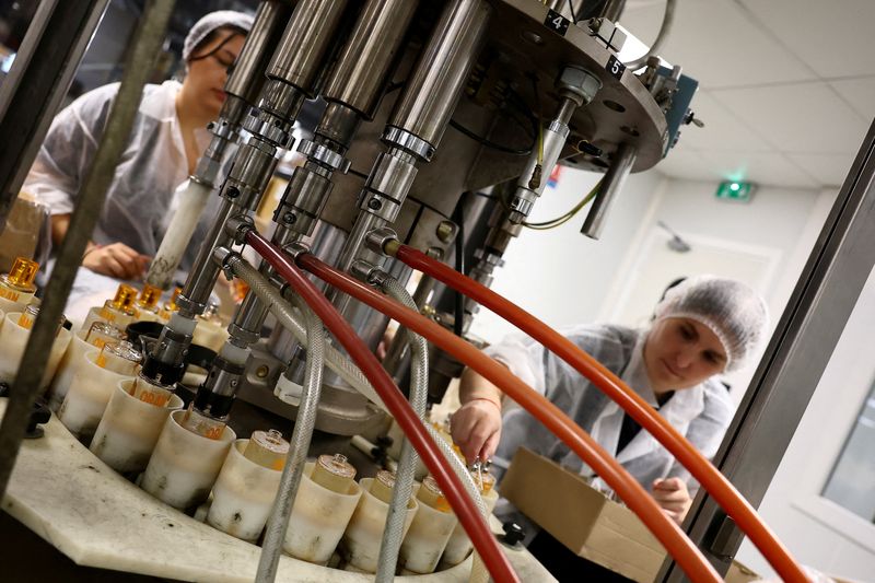 FILE PHOTO: Solinotes perfume bottles are filled on the production line at the Corania factory, in Les Pennes-Mirabeau, near Marseille, France, August 1, 2025. REUTERS/Manon Cruz/File Photo
