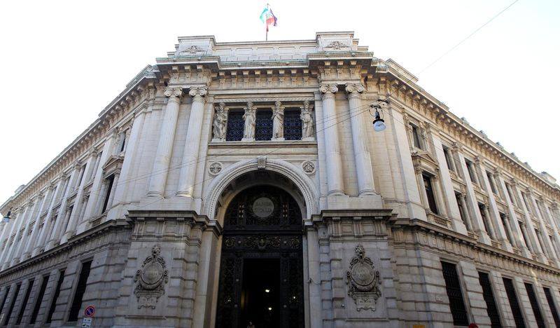 FILE PHOTO: The Bank of Italy building is seen downtown Milan, November 25, 2011.REUTERS/Stefano Rellandini/File Photo