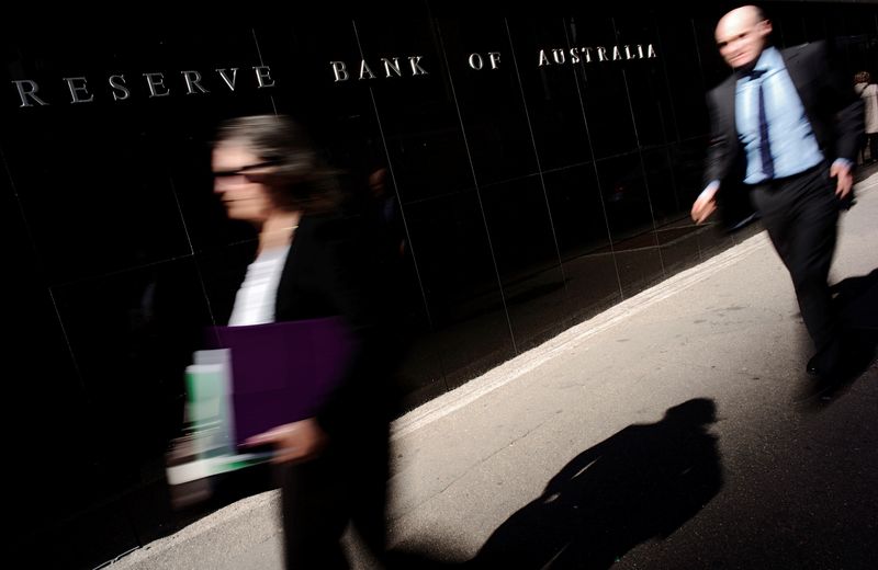 Pedestrians walk past the Reserve Bank of Australia Building in Sydney's central business district, May 5, 2016.    REUTERS/Jason Reed