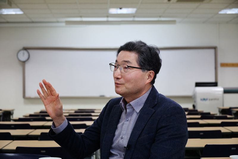 Lee Seung-heon, former senior deputy governor of the Bank of Korea, speaks during an interview with Reuters in Seoul, South Korea, February 6, 2026.   REUTERS/Kim Hong-Ji