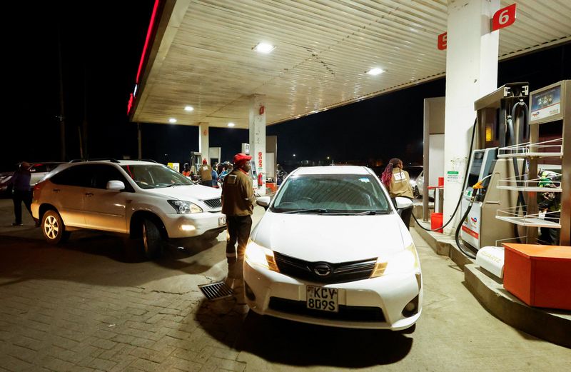 Motorists queue for fuel at a TotalEnergies petrol station ahead of an announced fuel price hike, as fuel costs rise amid global disruptions caused by the Iran war, in Nairobi, Kenya April 14, 2026. REUTERS/Thomas Mukoya