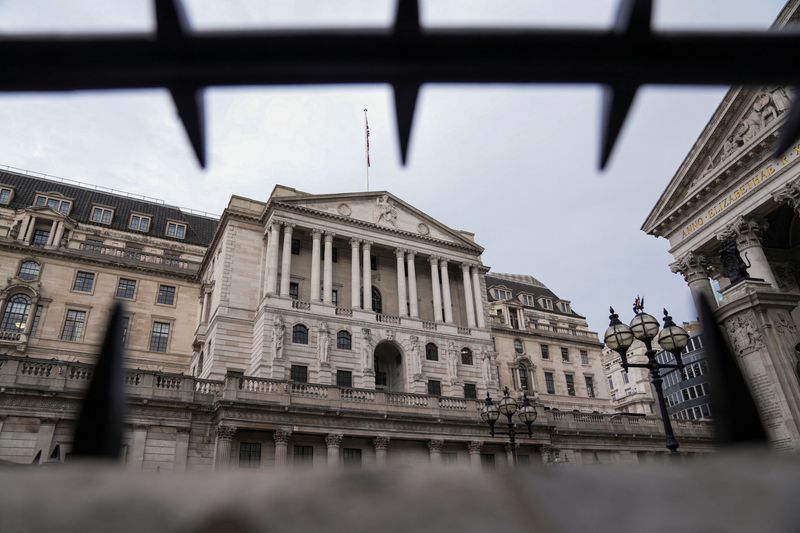 The Bank of England building, in London, Britain, November 6, 2025. REUTERS/Maja Smiejkowska
