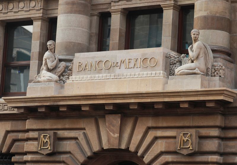 The logo of Mexico's Central Bank (Banco de Mexico) is seen at its building in downtown Mexico City, Mexico April 24, 2024. REUTERS/Henry Romero