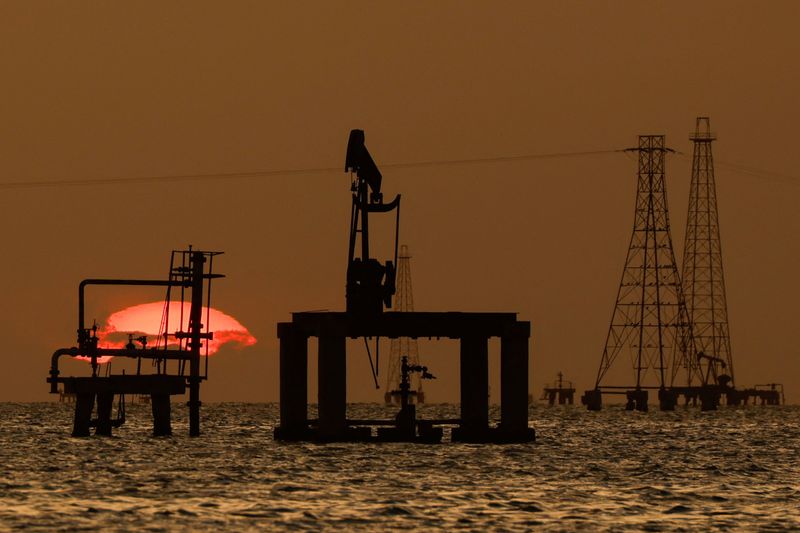 Oil platforms and pumpjacks at Lake Maracaibo in Cabimas, Venezuela, January 26, 2026. REUTERS/Leonardo Fernandez Viloria