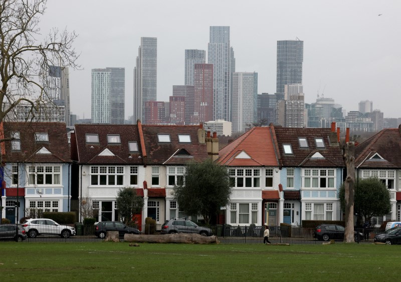 A view of residential houses in London, Britain, January 23, 2025. REUTERS/Hannah McKay