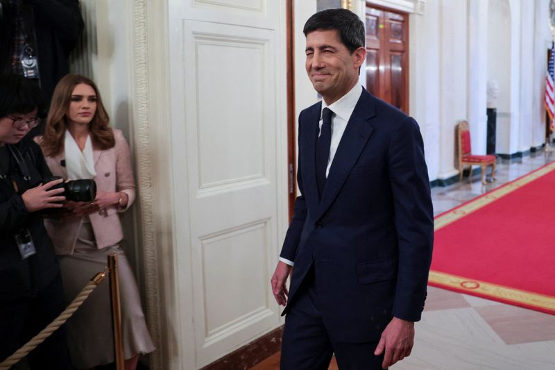 Incoming Federal Reserve Chair Kevin Warsh arrives for his swearing-in ceremony at the White House in Washington, D.C., U.S., May 22, 2026. REUTERS/Jonathan Ernst