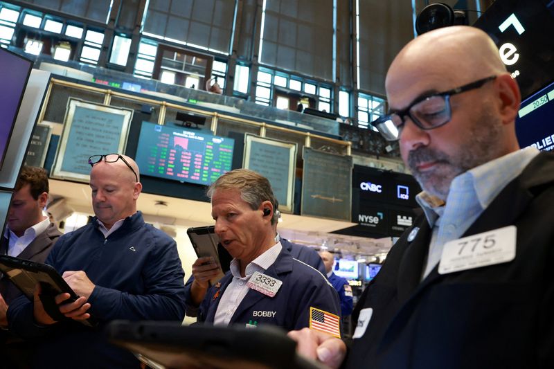 Traders work on the floor at the New York Stock Exchange (NYSE) in New York City, U.S., June 3, 2026.  REUTERS/Brendan McDermid