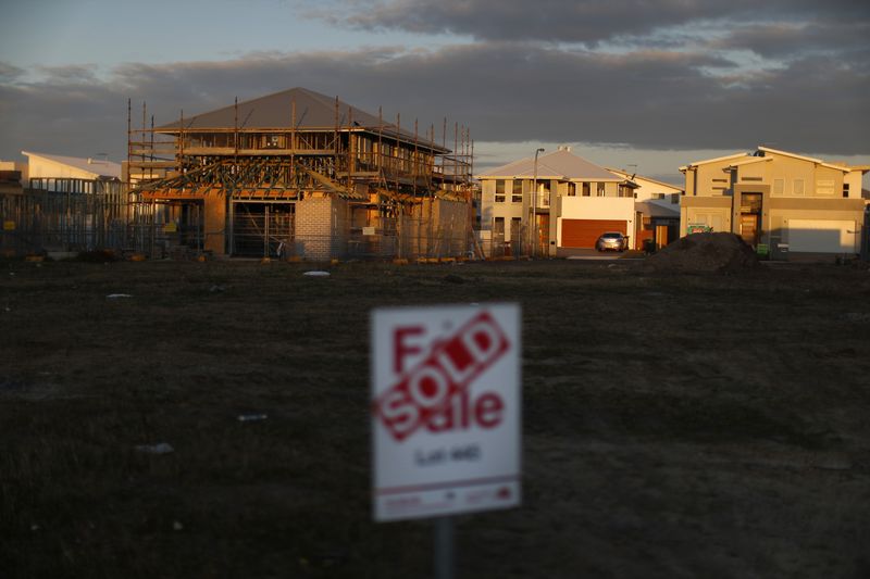 New homes and land for sale are pictured in southern Sydney August 14, 2014.     REUTERS/Jason Reed