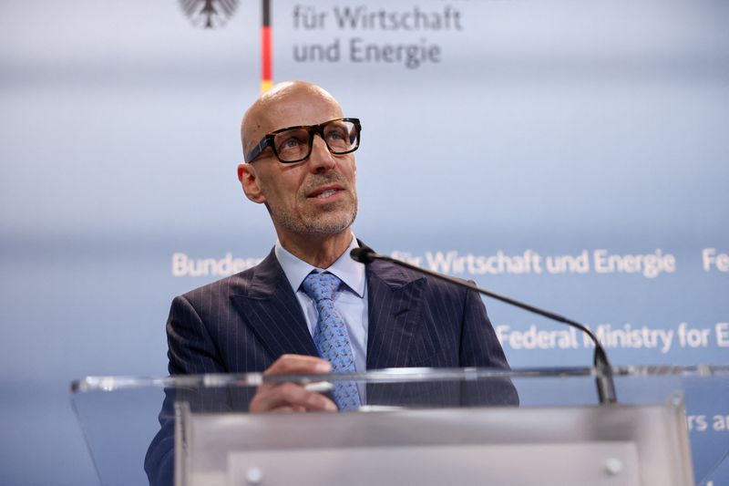 Federation of German Industries (BDI) President Peter Leibinger speaks as he, German Economy and Energy Minister Katherina Reiche and Defence Minister Boris Pistorius hold a joint press conference in Berlin, Germany, March 19, 2026. REUTERS/Nadja Wohlleben